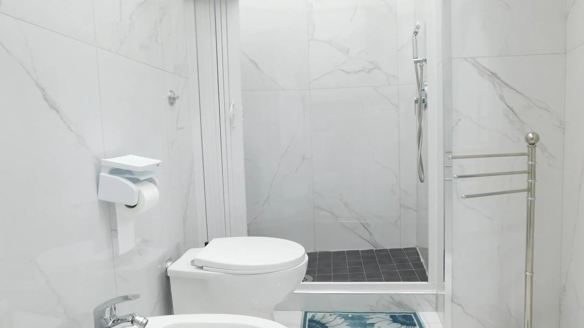 House Franco -Nel Cuore Dei Quartieri Spagnoli A Napoli Apartament