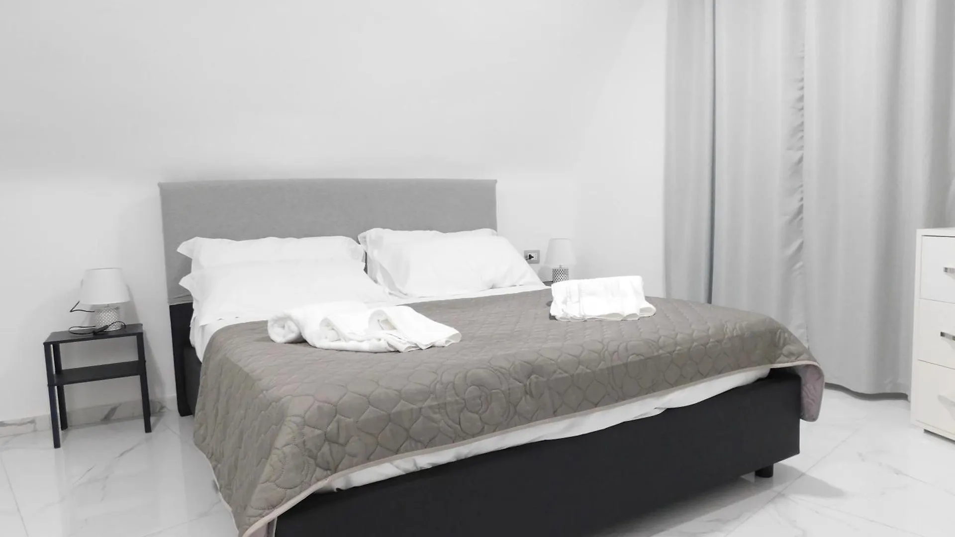 House Franco -Nel Cuore Dei Quartieri Spagnoli A Napoli 0*, Naples
